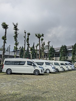 Sewa hiace kebumen,sewa hiace gombong